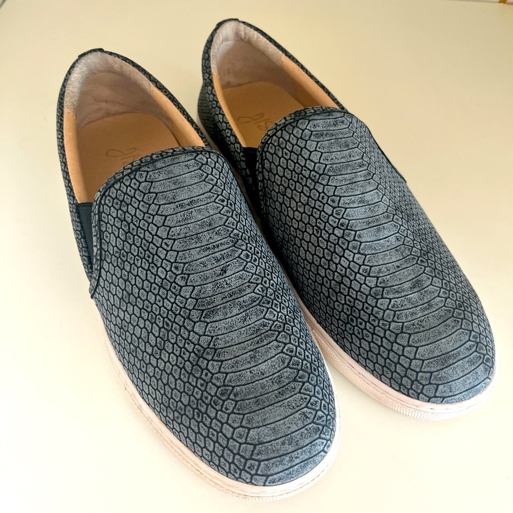 Gray And Black Slip On Shoes / No Tie Sneakers Wo… - image 2